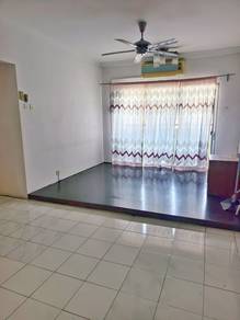 Partially Furnished Saraka Apartment Bandar Puteri Puchong