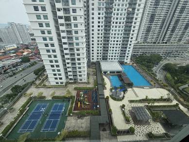 Golden Triangle Condominium Middle Room for rent 