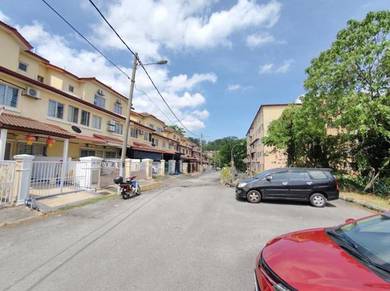 Townhouse For Sale | Taman Bukit Emas, Seri Kembangan