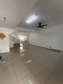 Bukit Indah 2 / serimbun iskandar puteri 2sty 4room For rent