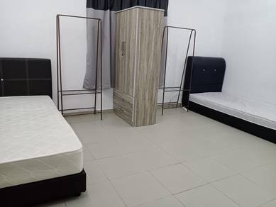 Bilik Untuk Disewa (Perempuan) 