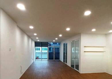 Partially Furnished Office  to LET/SALE @ IOI Boulevard Puchong Jaya