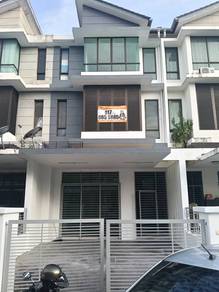 2.5 Storey House For Sale