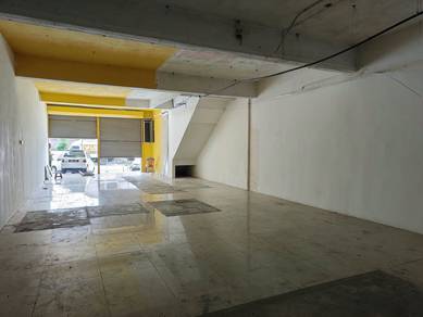 Taman Universiti indah seri kembangan ground floor shop for rent