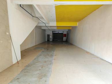 Taman Universiti indah seri kembangan ground floor shop for rent