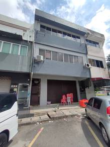 Taman Universiti indah seri kembangan ground floor shop for rent
