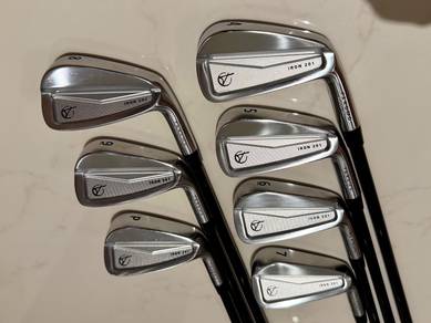Takomo 201 Golf Iron 4-P + Fujikura ATMOS 7R Shaft