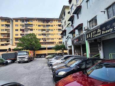 SHOP LOT Taman Pinggiran Putra Equine Seri Kembangan Serdang FOR RENT