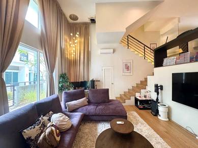 FULLY RENOVATED FREEHOLD 3 Storey Terrace House Tiara South Semenyih