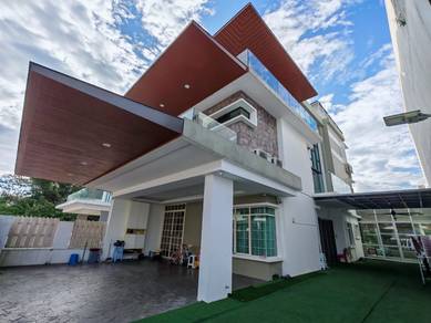 Kajang Beautifully Renovated 3 Storey Bungalow