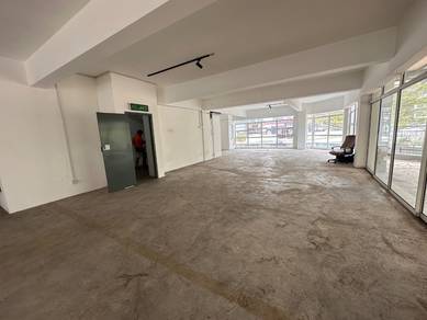 Seri Kembangan 1st floor shop lot end lot