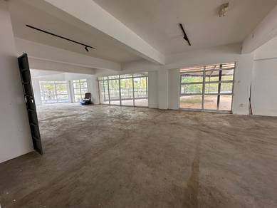 Seri Kembangan 1st floor shop lot end lot