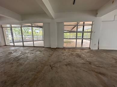 Seri Kembangan 1st floor shop lot end lot