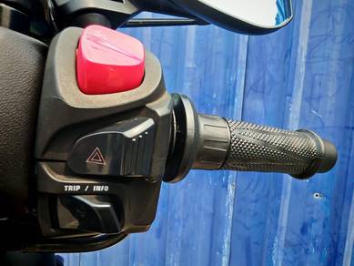 Yamaha skuter King XMAX 250 V1 Low Mile beli&ride