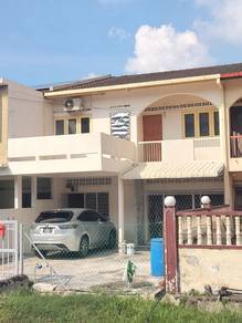 Owner selling Freehold Double story terrace house, Tepi Sungai Klang.