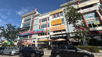 Ground floor shop @ The Atmosphere Seri Kembangan For Rent