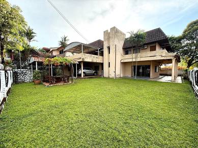 [ NICE & HUGE LAND] Bungalow Seksyen 11 shah Alam