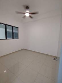 Damai Vista Condominium 3 Bedroom For Rent | 1000 sqft