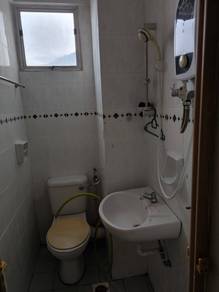 Azuria Condo Renovated Furnished near Tanjung Bungah TAR College