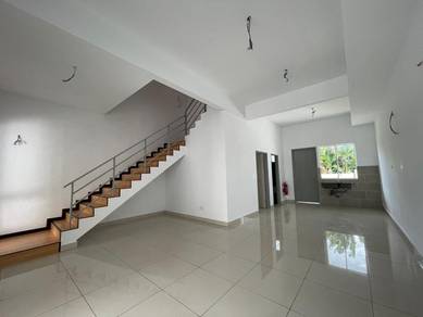 FOR SALE | Riveria Villas | 3-Storey Terrace House | 5 Bedrooms