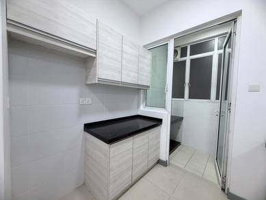 Southbank 3 bedrooms Partial Furnished Available to move in now