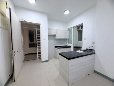 Southbank 3 bedrooms Partial Furnished Available to move in now