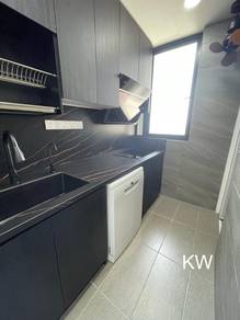 Beautiful Fully Furnished Amverton Green Corner Unit for Rent.