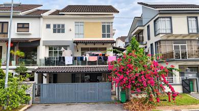 (BELOW MARKET) Fully Renovated 2,5 storey Semi-D Saujana Villa Kajang