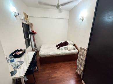 Seri Maya Condo Middle Room For Rent (Including Utilities)