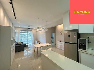 The Peak Residence condominium 2 carparks Tanjung Tokong mount erskine