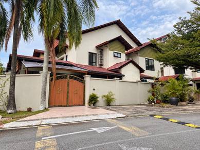 Corner Lot | Renovated| 5,616sqft - LAMAN SANUR, SEKSYEN 13, SHAH ALAM
