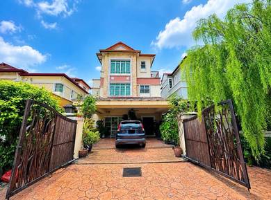 FULLY RENOVATED ‼️ 2.5 Storey Bungalow Le Putra Avenue Seri Kembangan