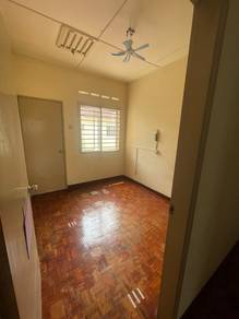 2 storey house for rent in Bdr Seri Ehsan Sepang