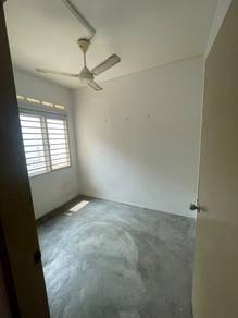 2 storey house for rent in Bdr Seri Ehsan Sepang