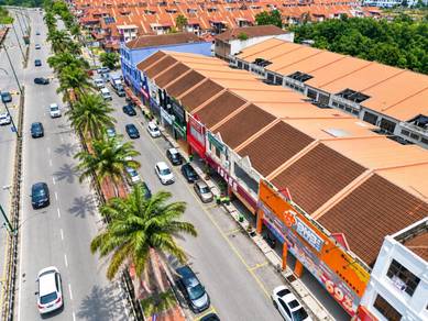 Lagenda Heights 1st Floor Shoplot Facing Road For Rent