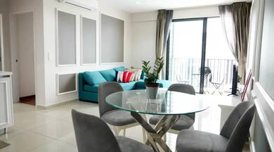 Ready Unit / Near Uni / Free Furnished / Walking to 200 shops / Mall