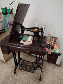 old sewing machine 