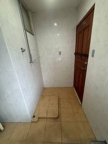 1  Storey Terrace / 3 bed 2 bath / Bukit indah / Freehold 
