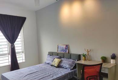 PV12 Condo – Variety  Room for Rent