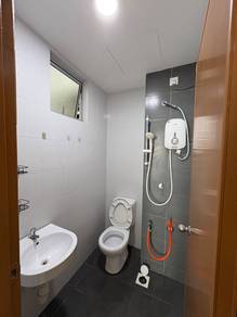 Ascotte Boulevard Condominium Rinching Semenyih Kitchen Cabinet AC WH