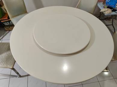 Casarano Dining Round Table 