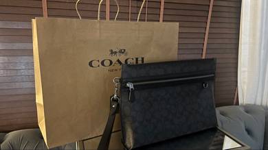 Authentic Coach Pouch In Signature Canvas