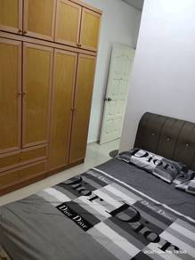 Master Bedroom Desa Bistari Block B