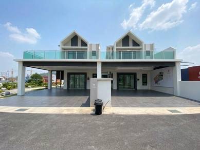 2-Storey Terrace with Semi D Style >>28X70<< Extra 8ft Land