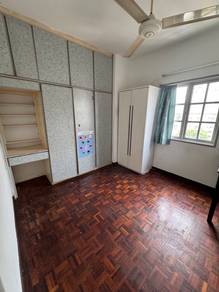 Tanjong Court selling below market price