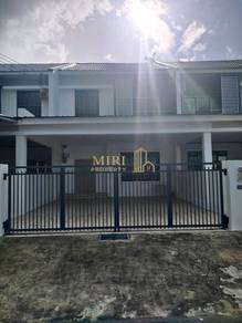 5 Bedroom 3 Bathroom 2 Storey Terrace House For Rent At Curtin Water