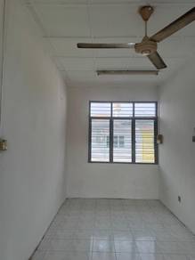 Free carpark Ready to movein new done renovation