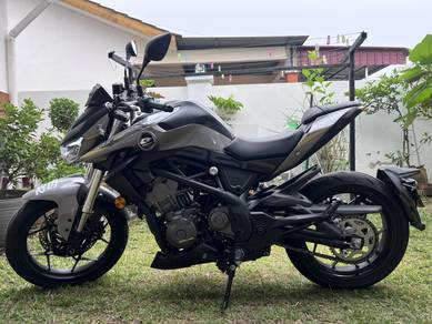 QJ Motor SRK250 naked bike 2026