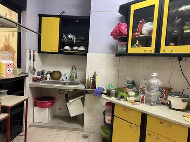 Below market price n good condition unit-Regency klang n can view