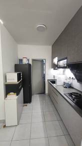 Puchong idaman Bsp fully furnish for rent washing machine facing lake